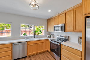 013_1836 Boxwood Dr