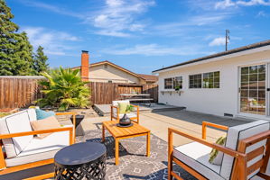 036_1836 Boxwood Dr