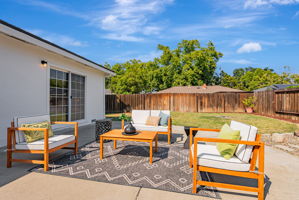 037_1836 Boxwood Dr