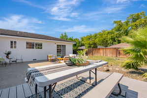 039_1836 Boxwood Dr