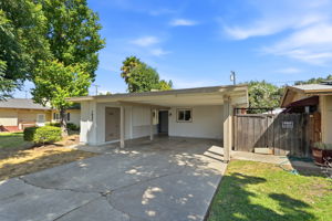 004_F8_1837 W Rosecrans Way