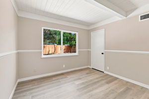 022_F8_1837 W Rosecrans Way