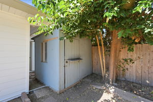 038_F8_1837 W Rosecrans Way