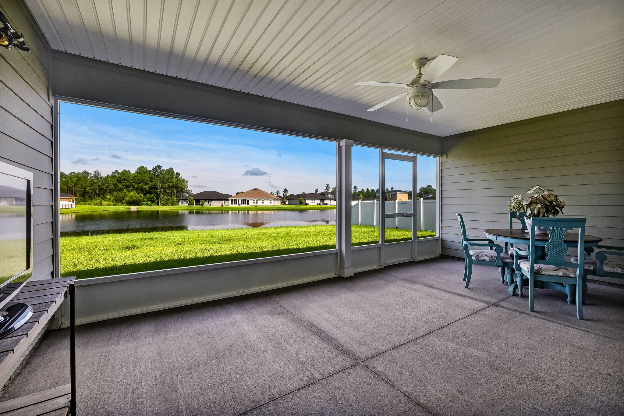 Screened-in Porch