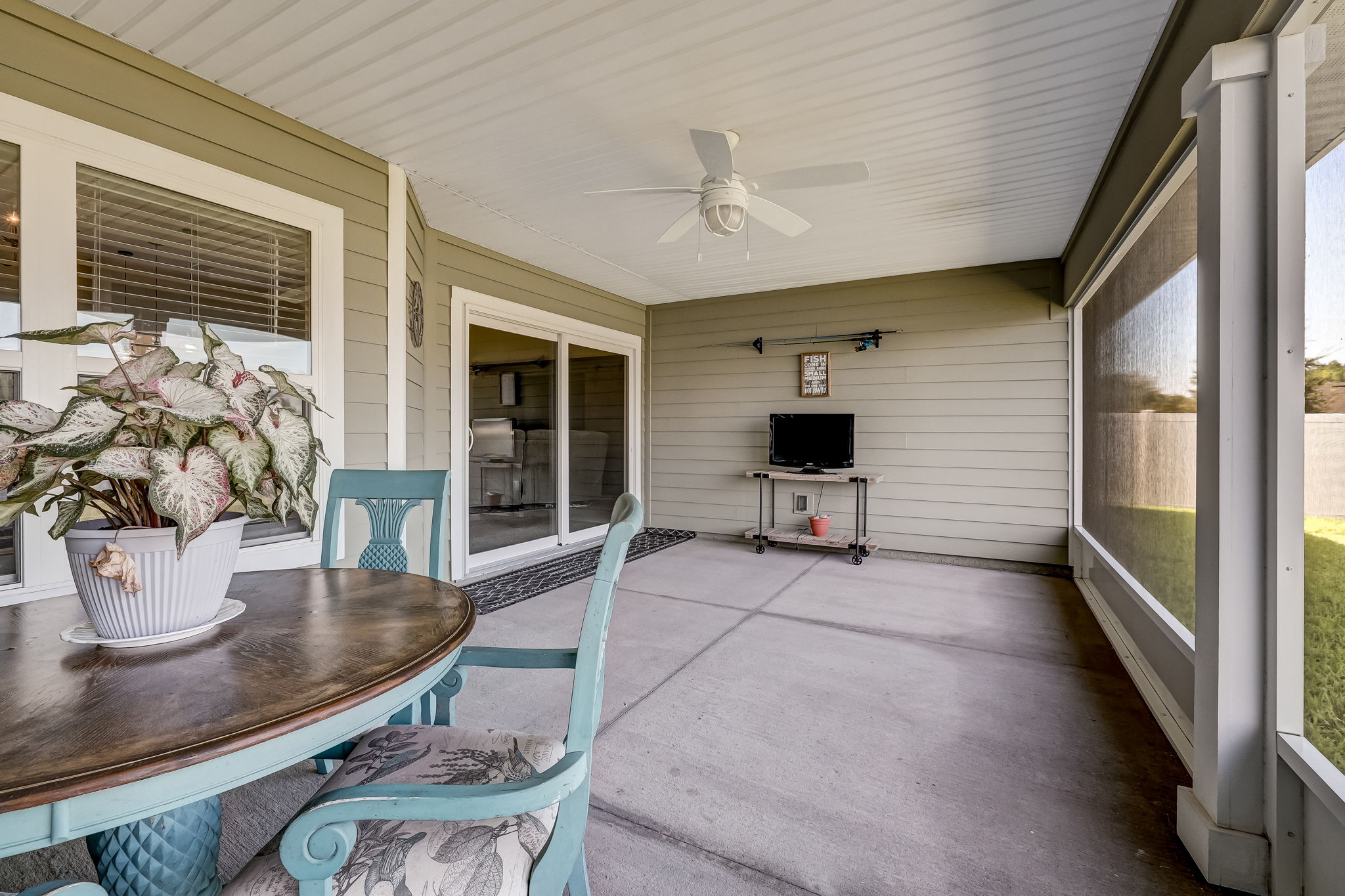 Screened-in Porch