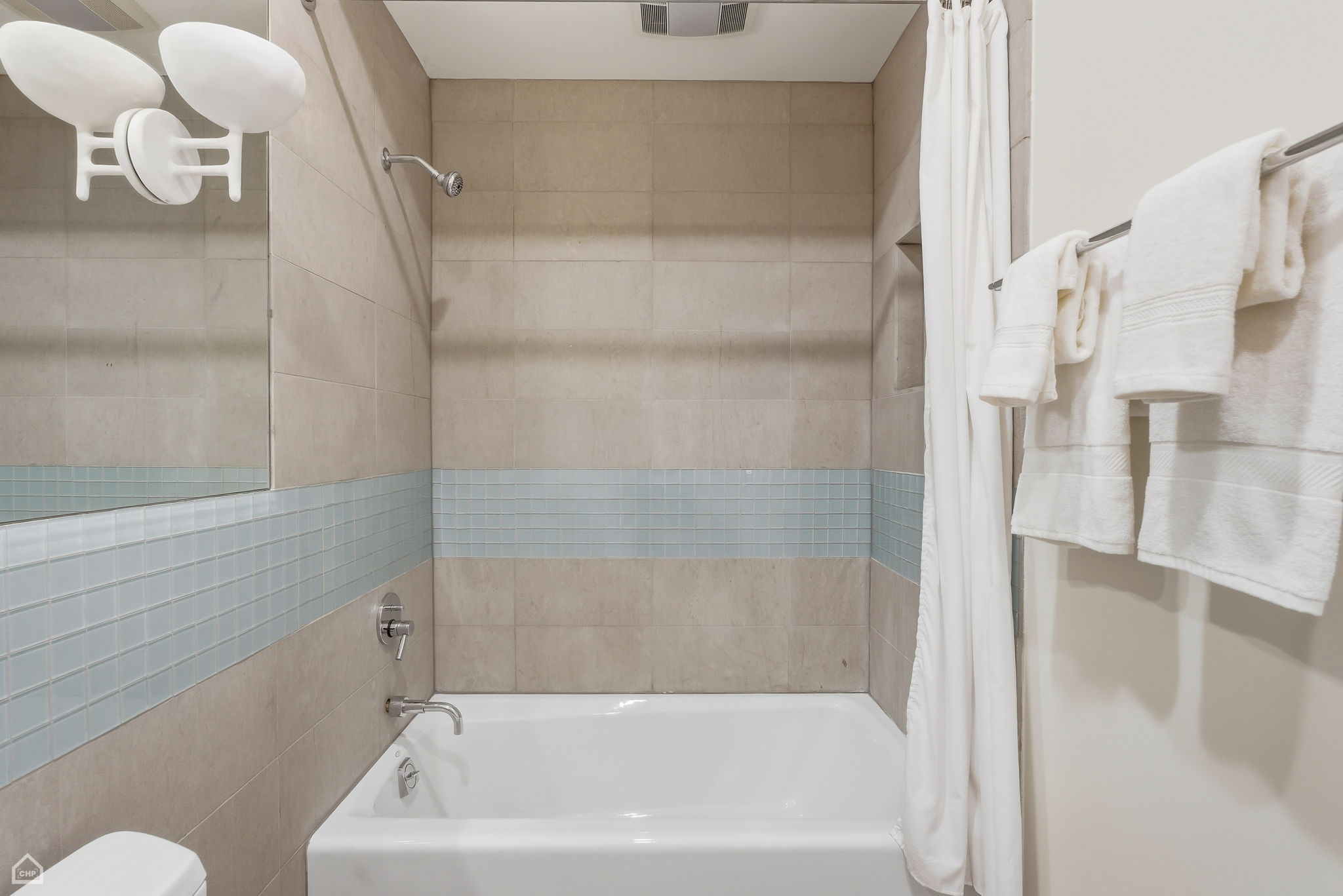 1838 N Wolcott - Upper_101425_016