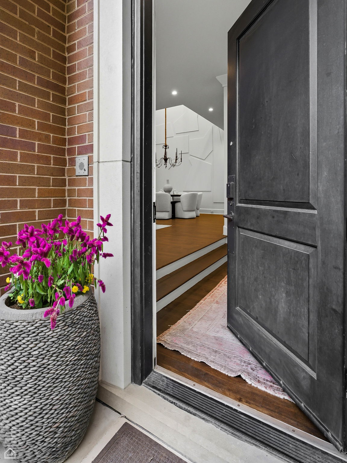 1838 N Wolcott - Verts_101425_019