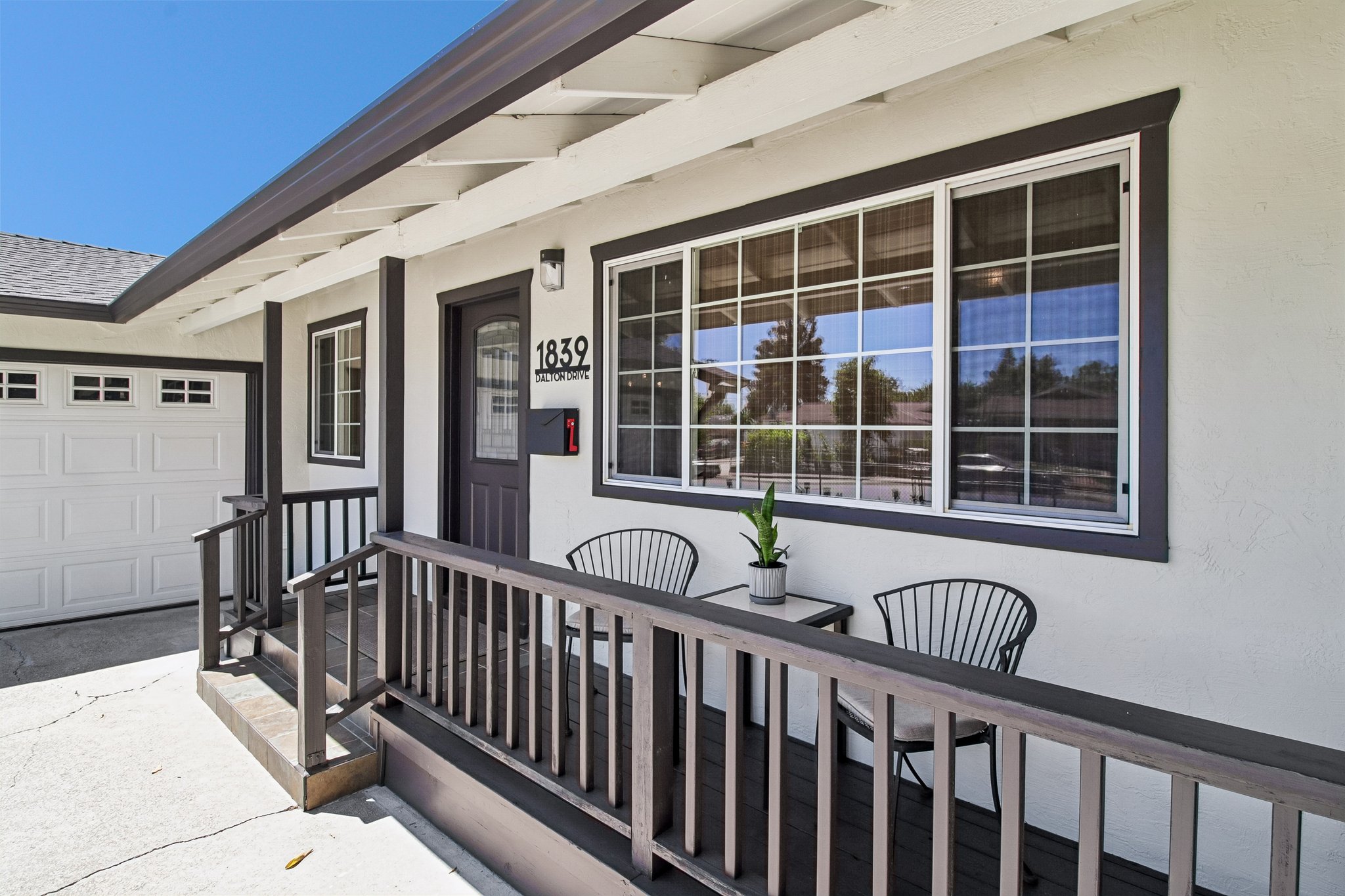 Dalton Dr-S1507-012.jpg