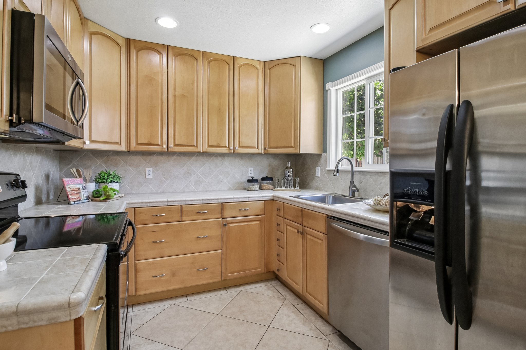 Dalton Dr-S1507-024.jpg