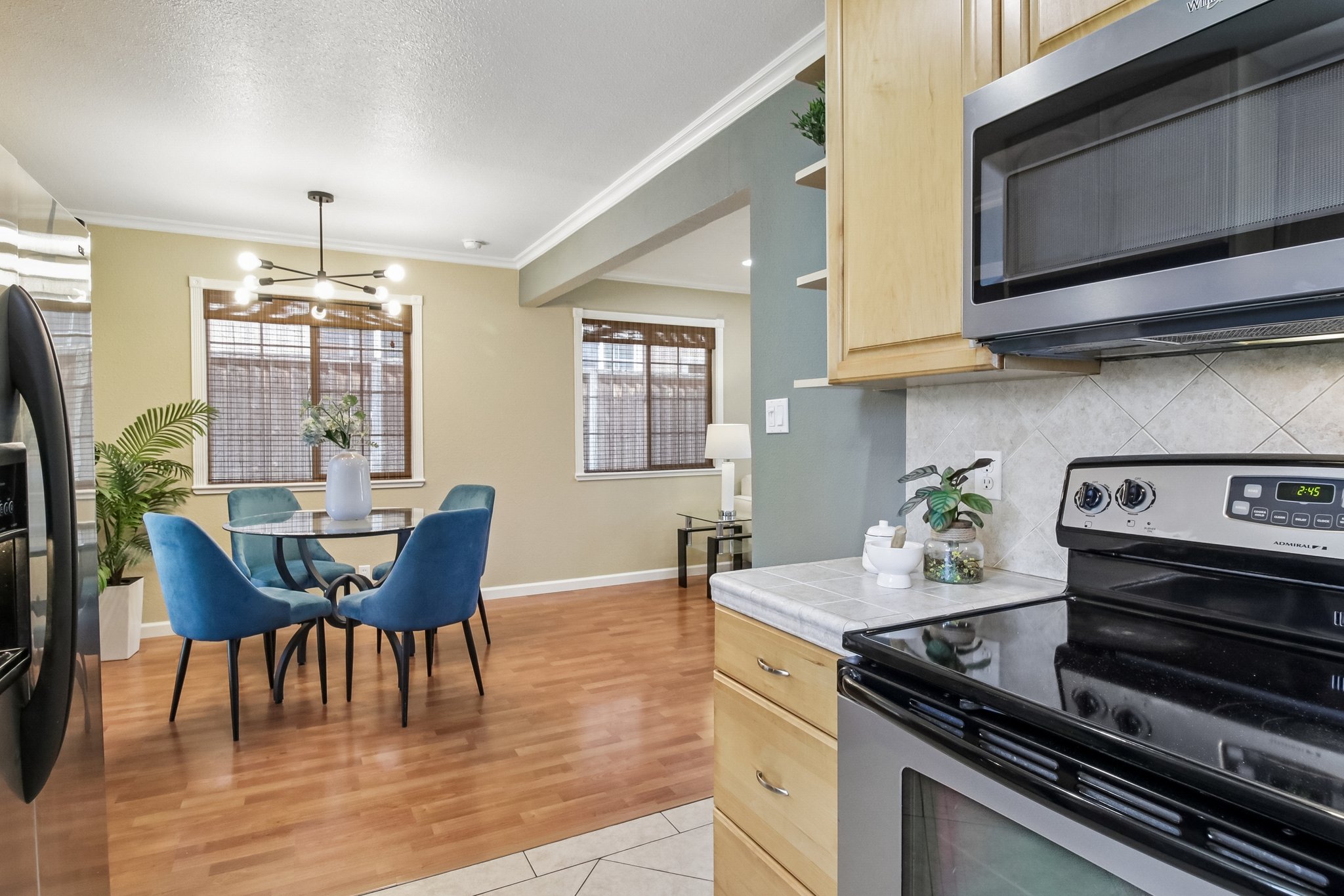 Dalton Dr-S1507-025.jpg