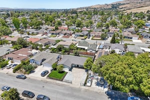 Dalton Dr-S1507-050.jpg