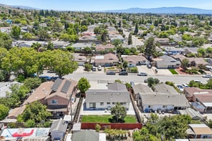 Dalton Dr-S1507-057.jpg