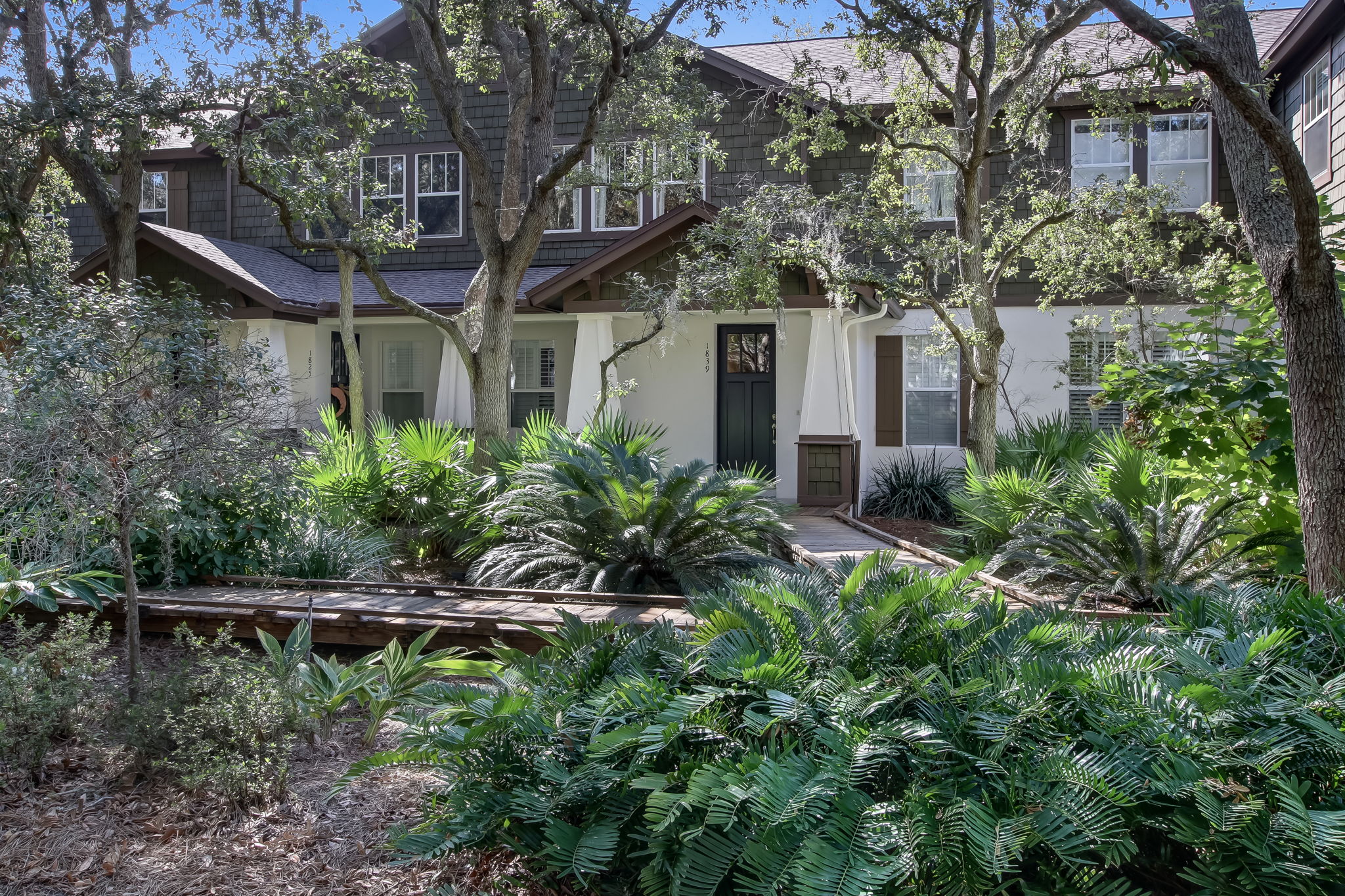 Welcome to 1839 Perimeter Park Road W