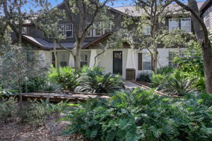 Welcome to 1839 Perimeter Park Road W