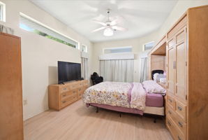  Photo 31
