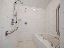  Photo 44