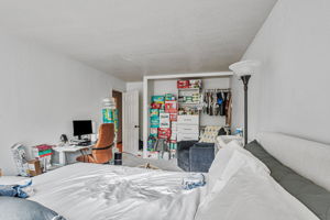  Photo 34