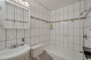  Photo 40