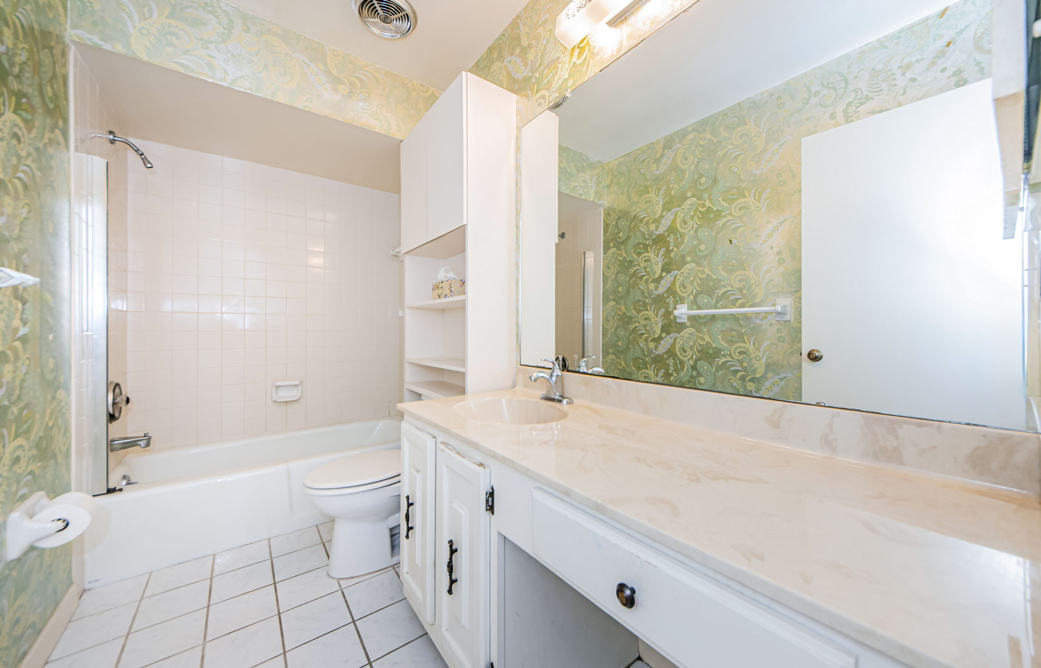 Bathroom 2a-2