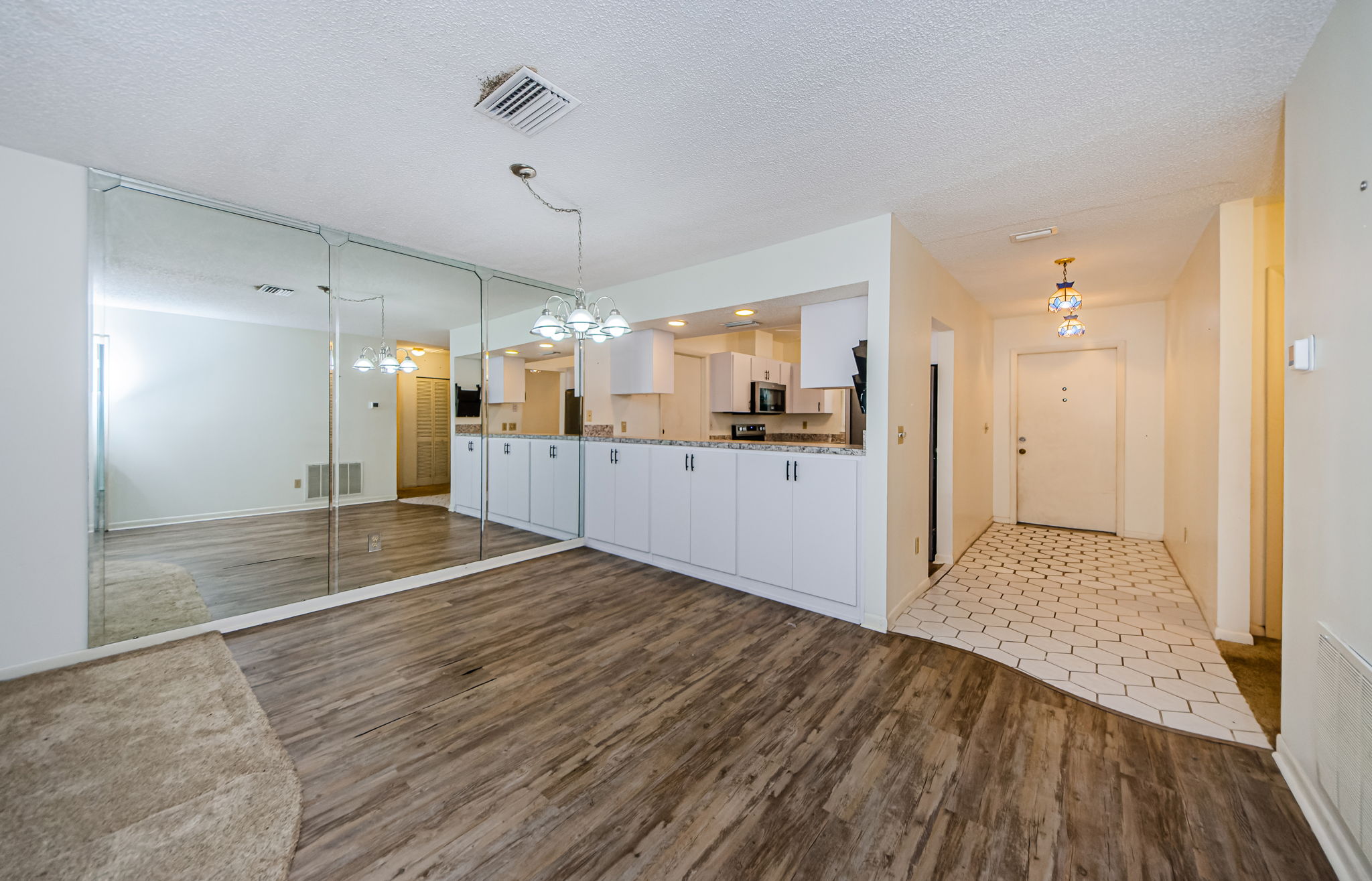 Dining Room 2-2