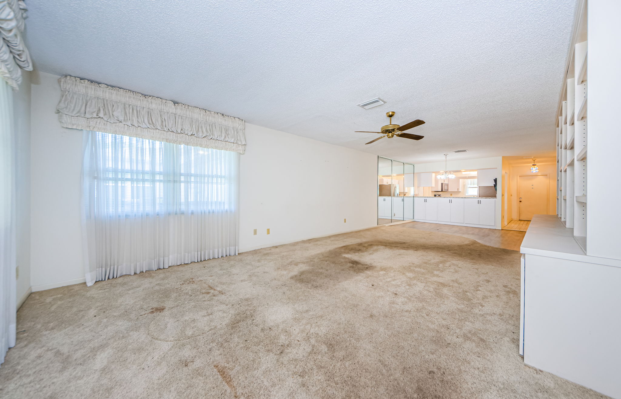 Family Room 3-2