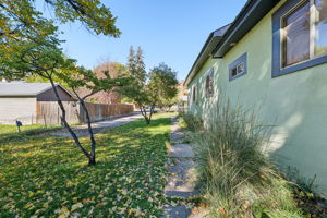  Photo 44