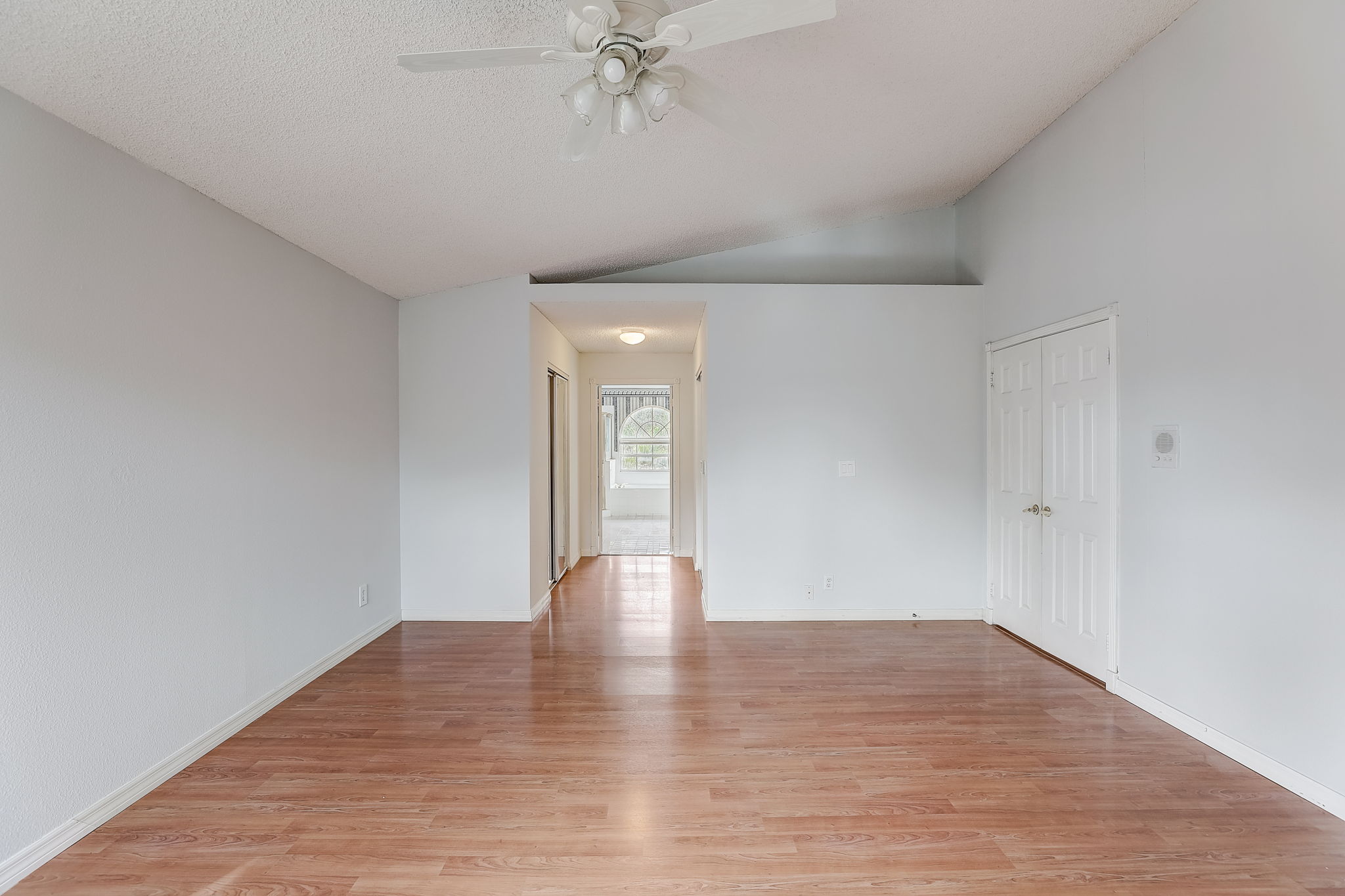 18400 NW 9th St Pembroke Pines FL 33029 ShowingTime Listing Media 18400-nw-9th-st-pembroke-pines-fl-33029-showingtime-listing-media