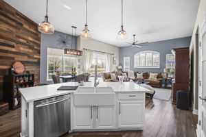 Kitchen LR DR - 495A5037