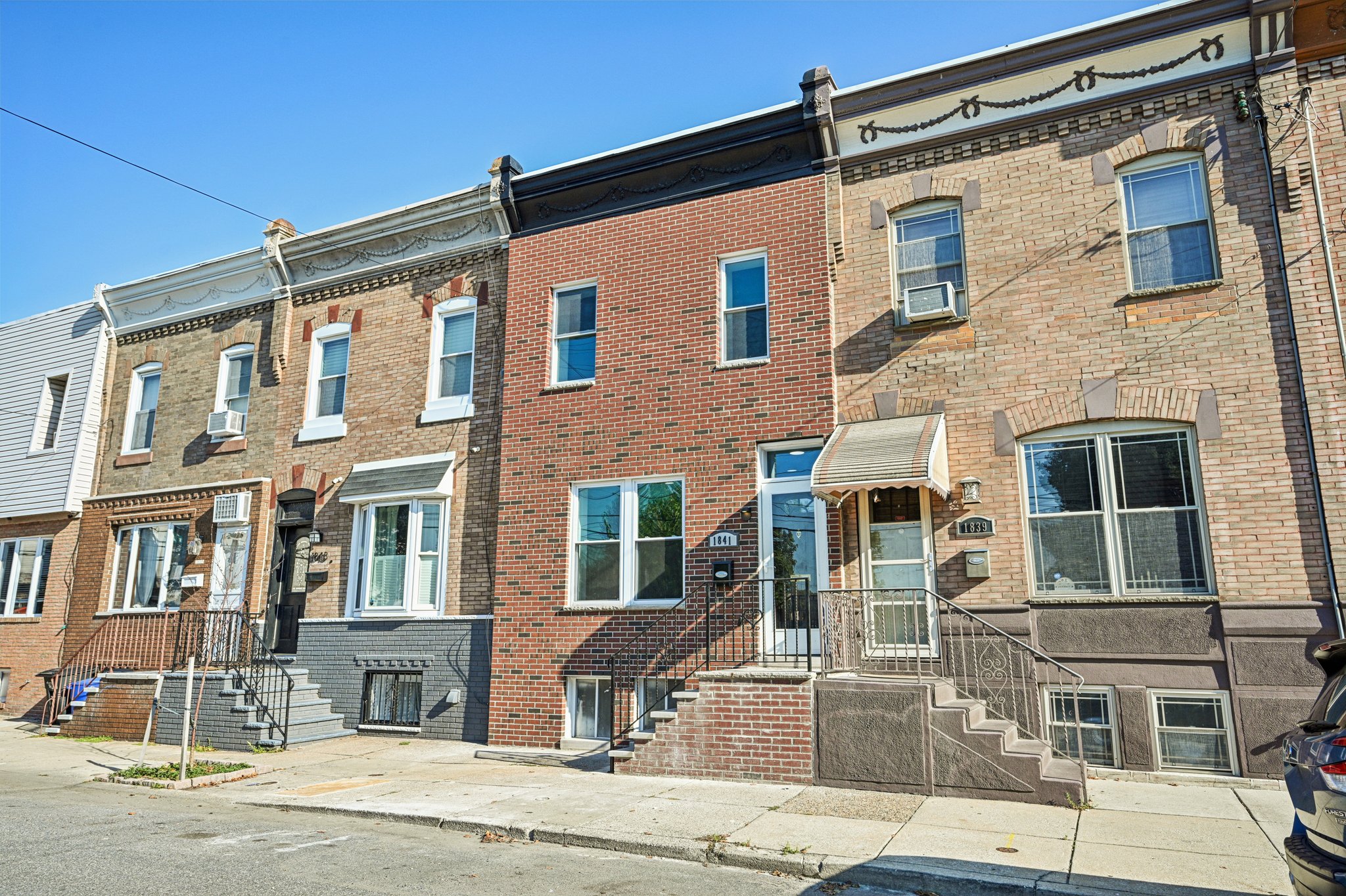 Wolf St-S2009-003.jpg