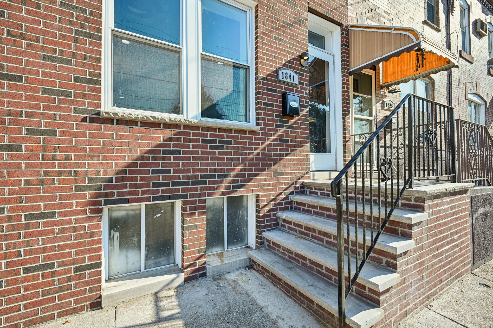 Wolf St-S2009-004.jpg