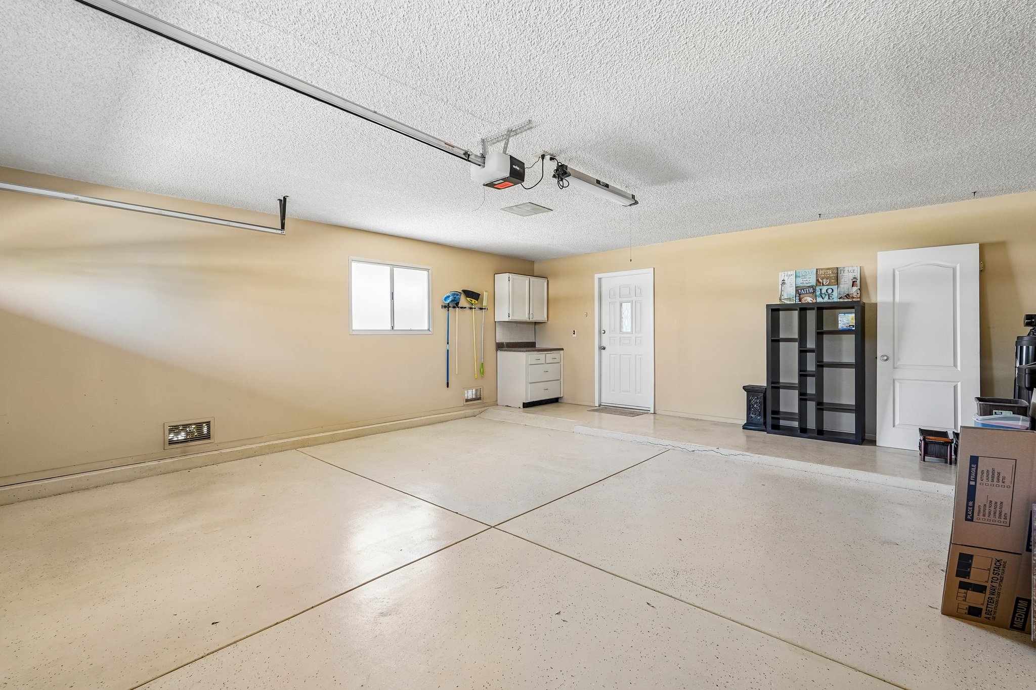 N Conestoga Dr-S2008-037.jpg