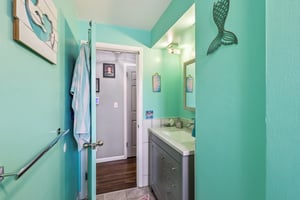 Woodlawn Ave-0206-036.jpg