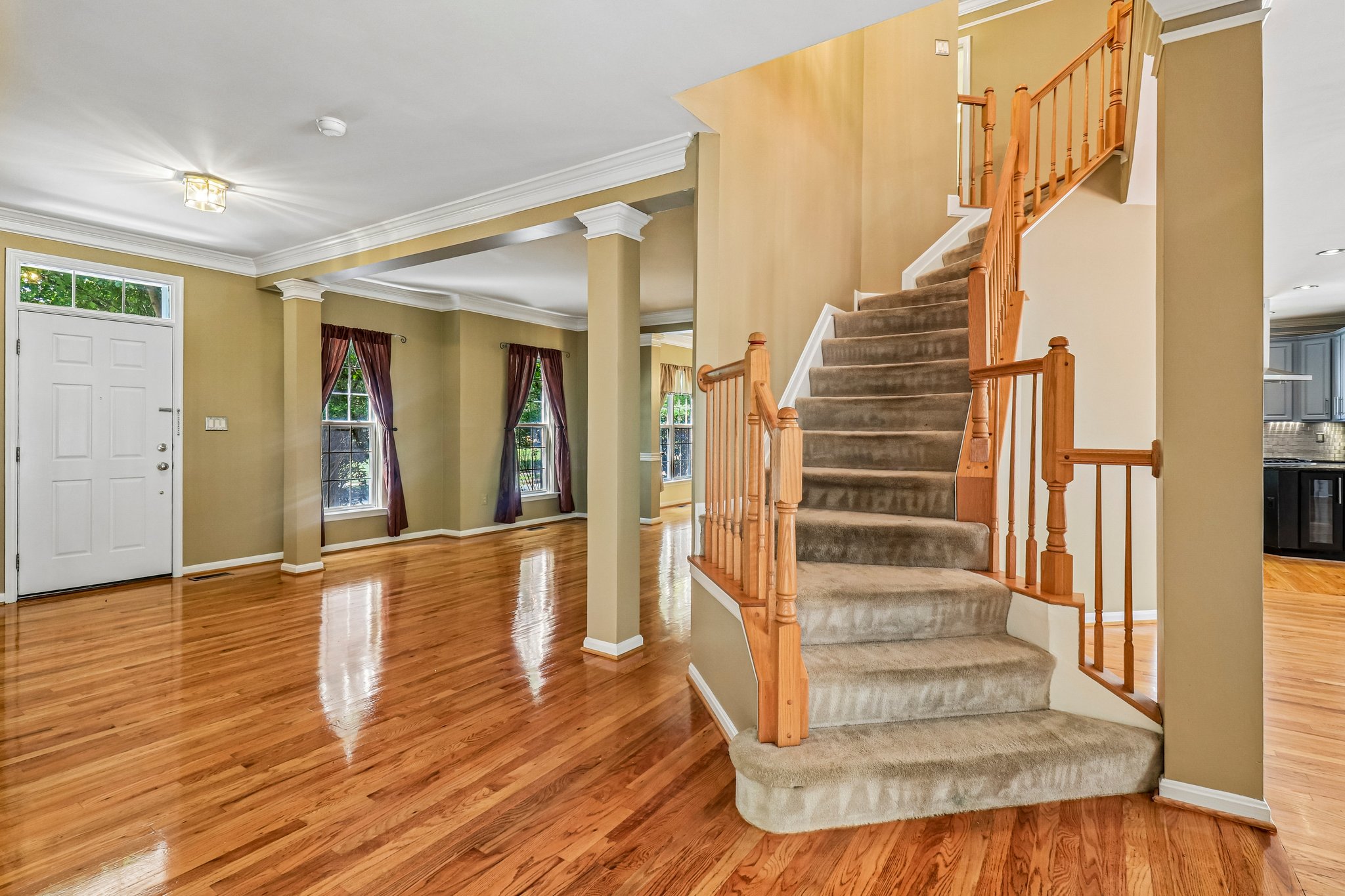 Crownsgate Cir-S1908-009.jpg