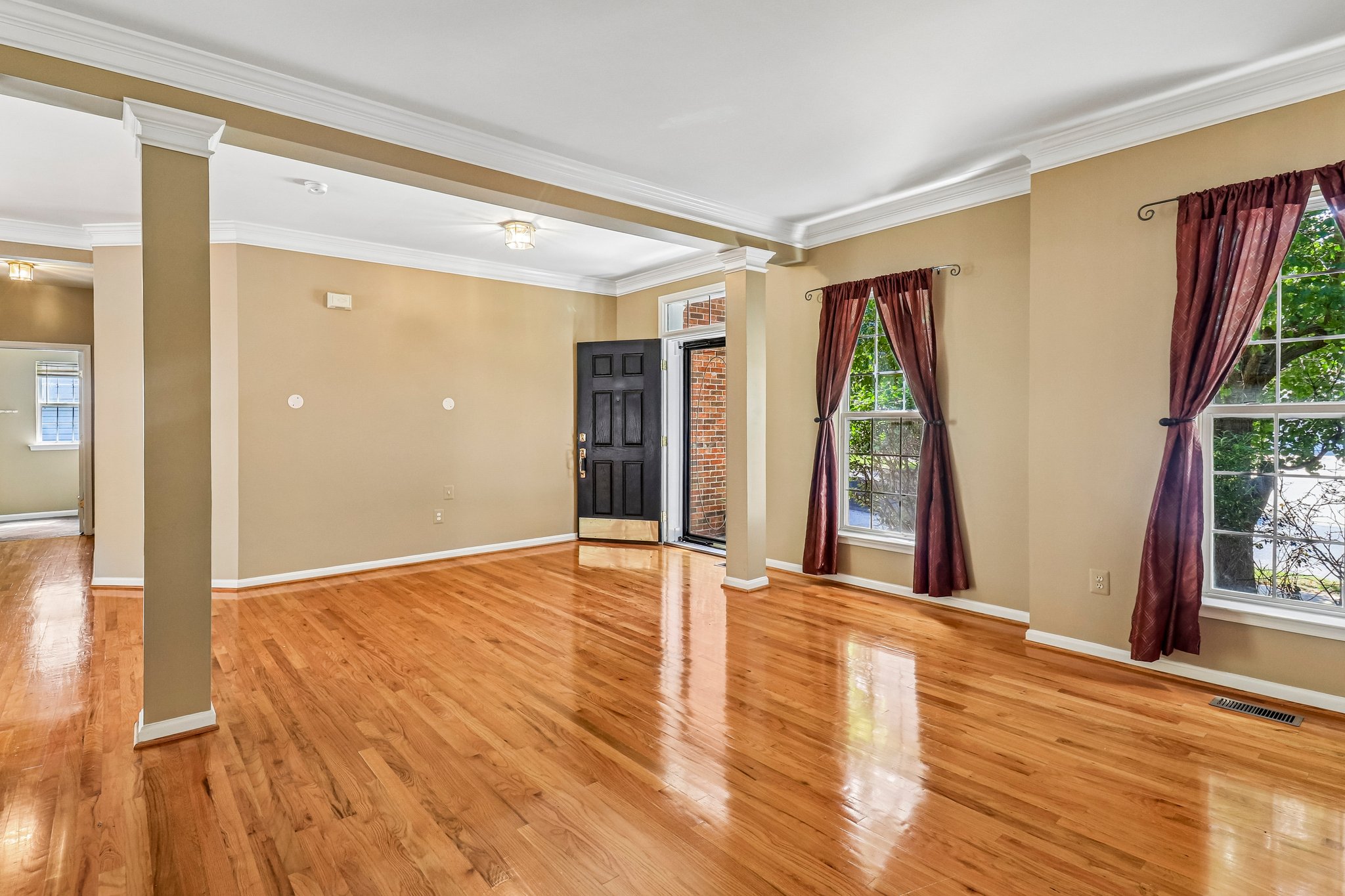 Crownsgate Cir-S1908-011.jpg