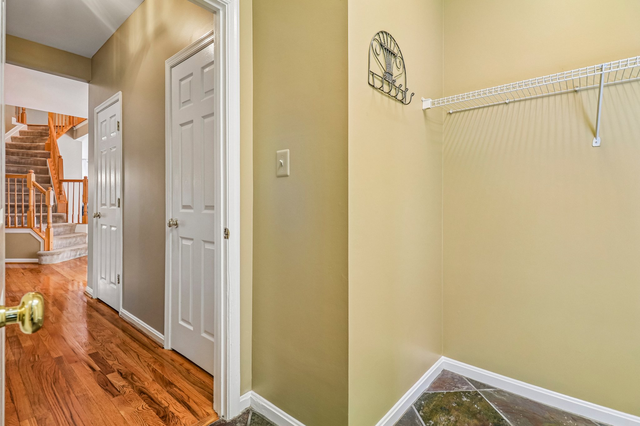 Crownsgate Cir-S1908-040.jpg