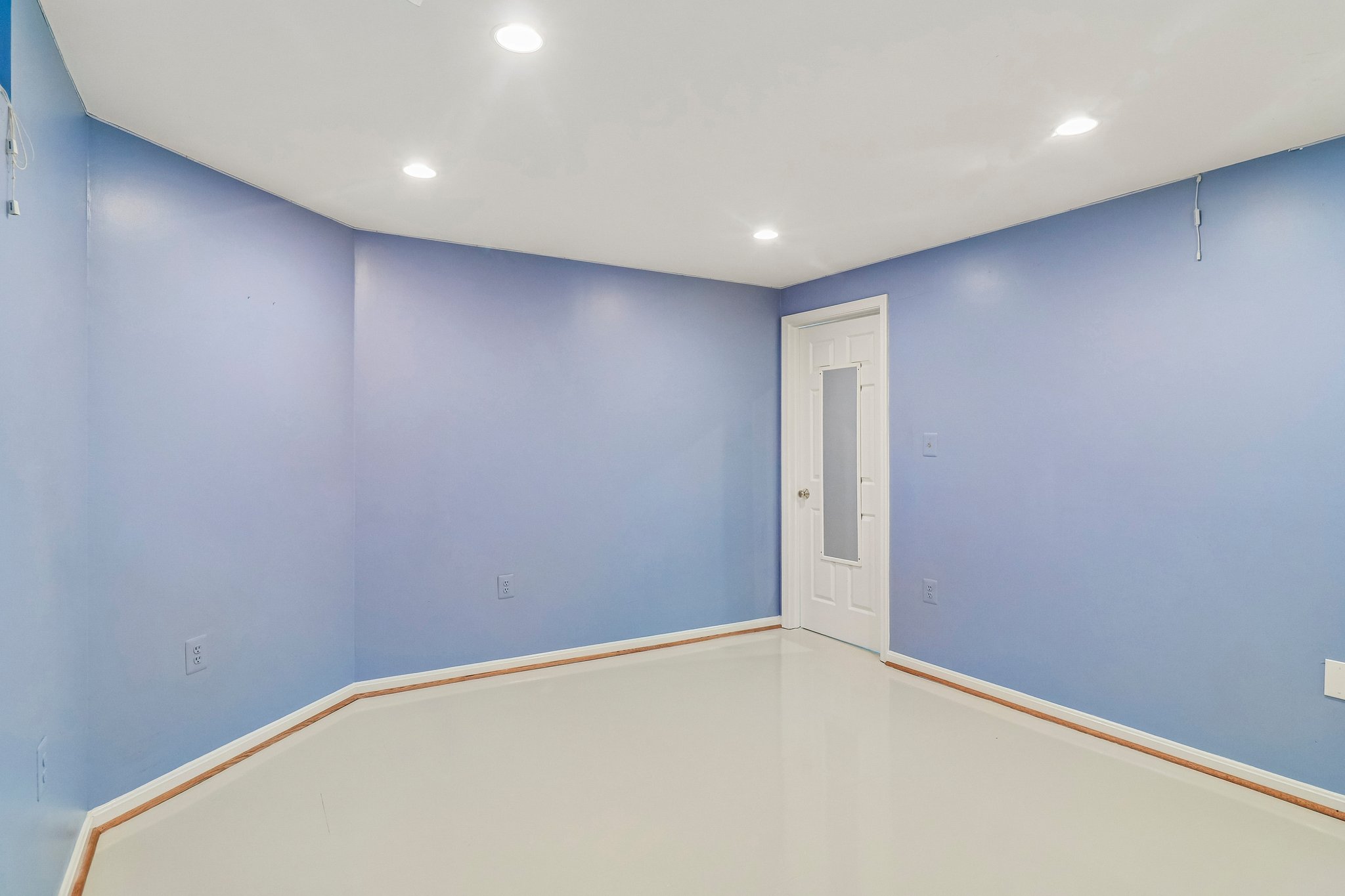 Crownsgate Cir-S1908-043.jpg