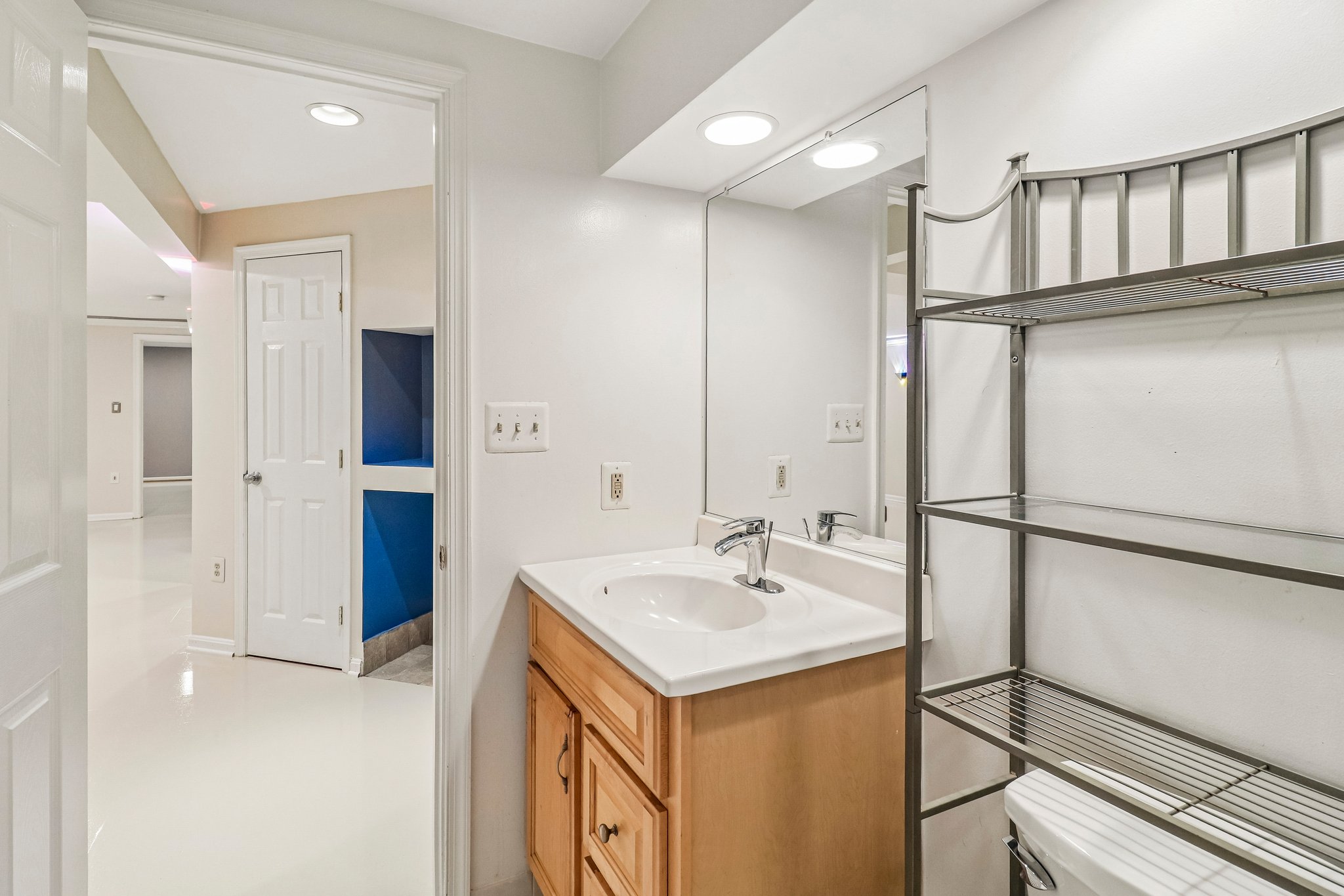 Crownsgate Cir-S1908-048.jpg