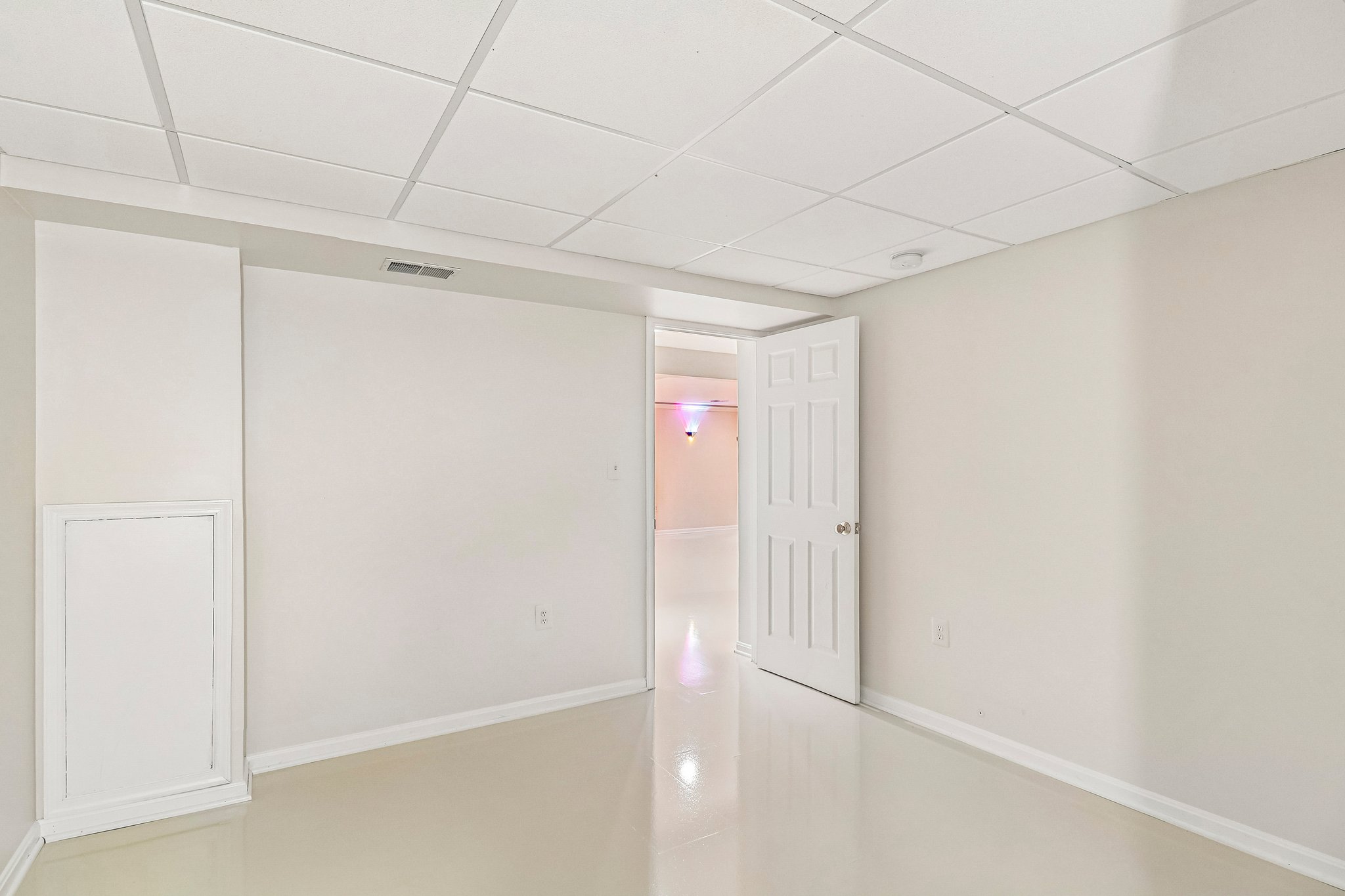 Crownsgate Cir-S1908-051.jpg