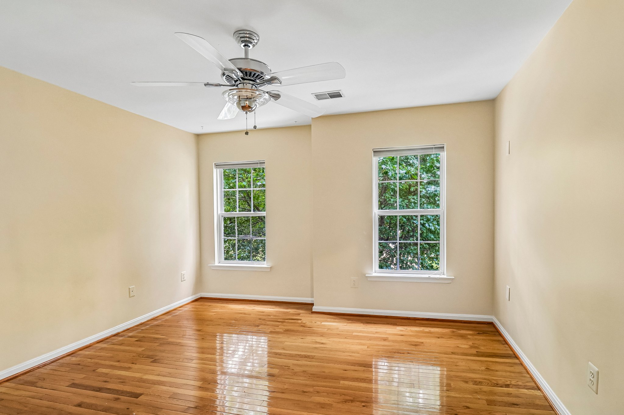 Crownsgate Cir-S1908-052.jpg