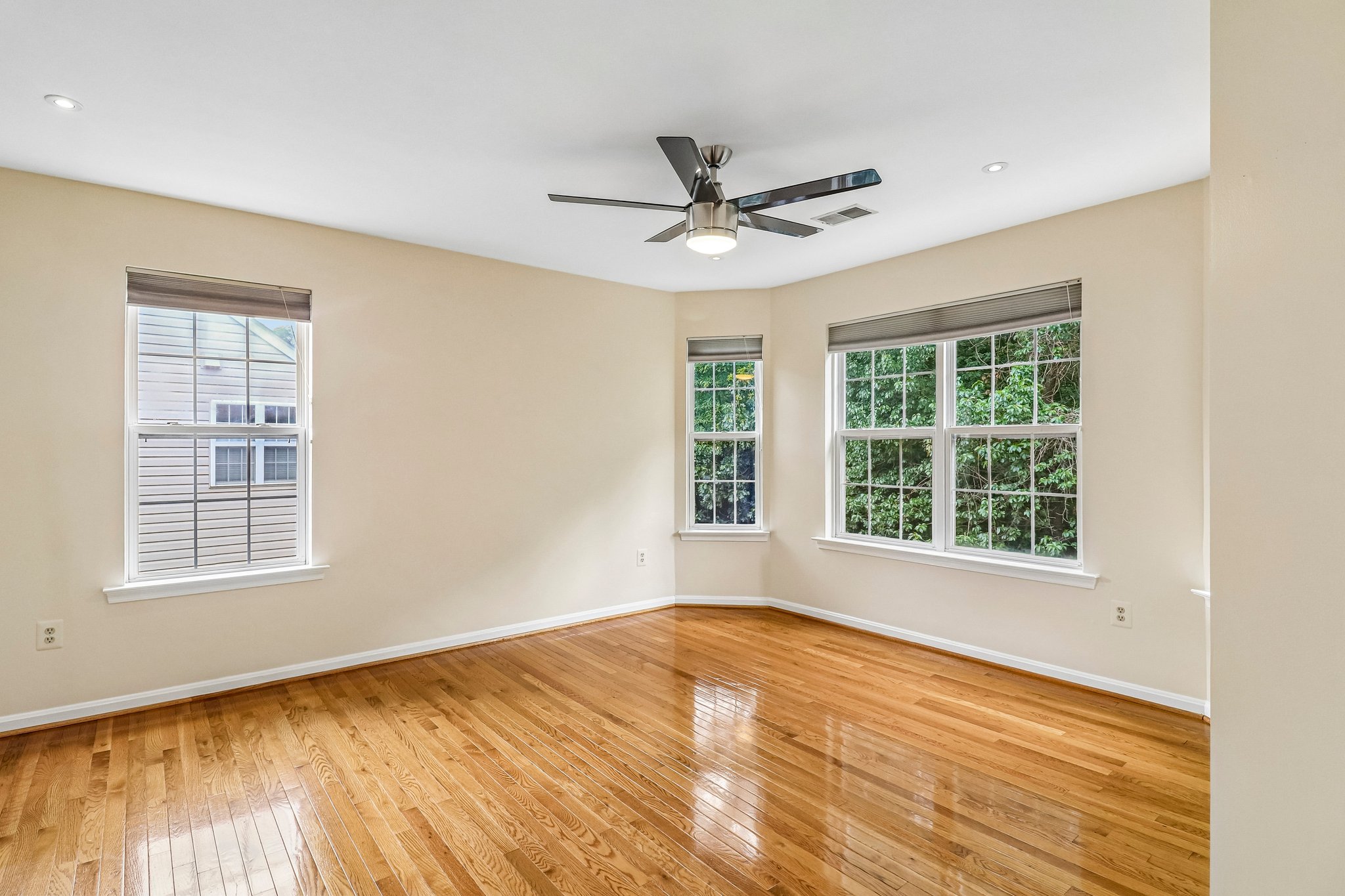 Crownsgate Cir-S1908-058.jpg