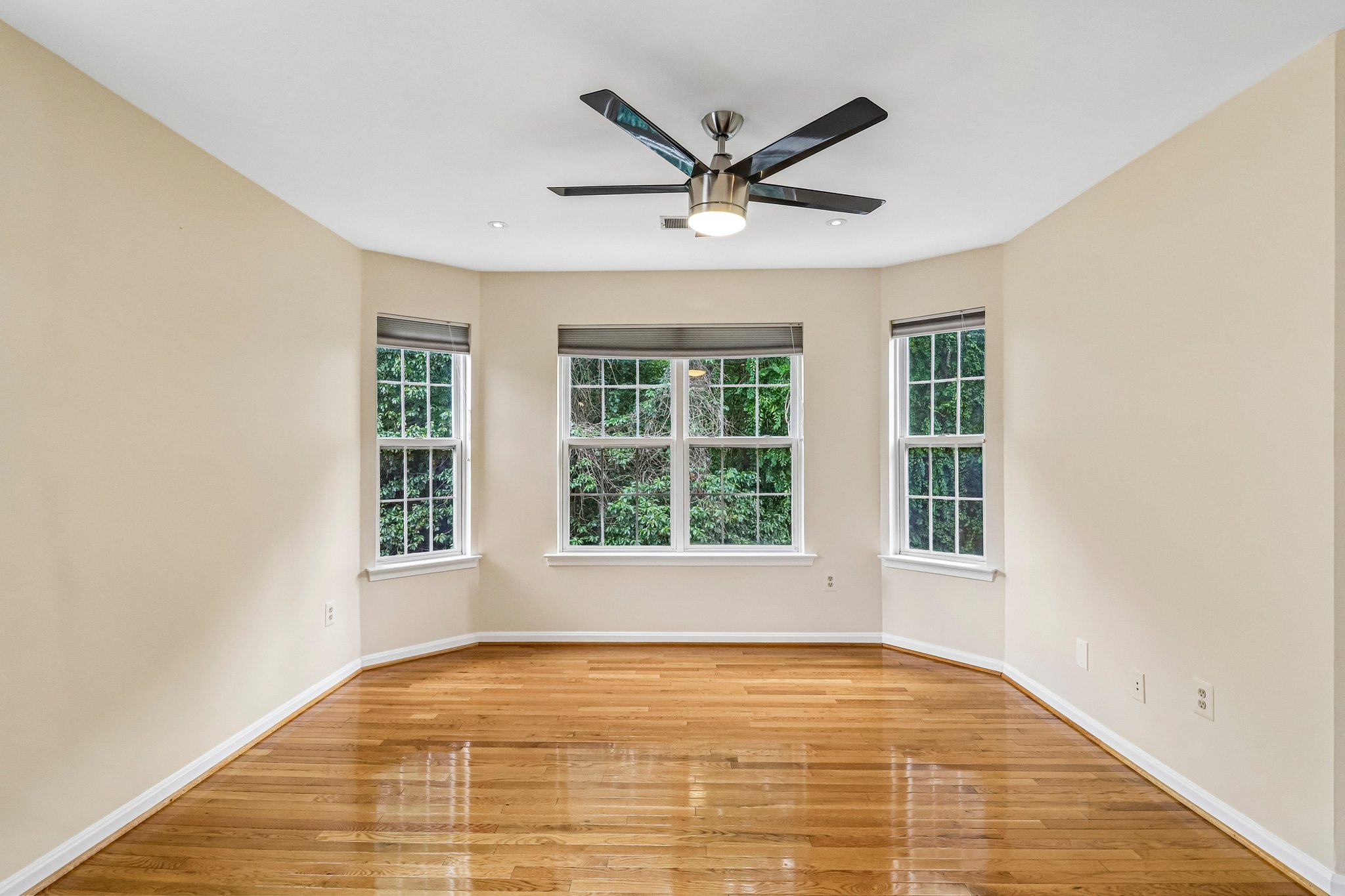 Crownsgate Cir-S1908-059.jpg