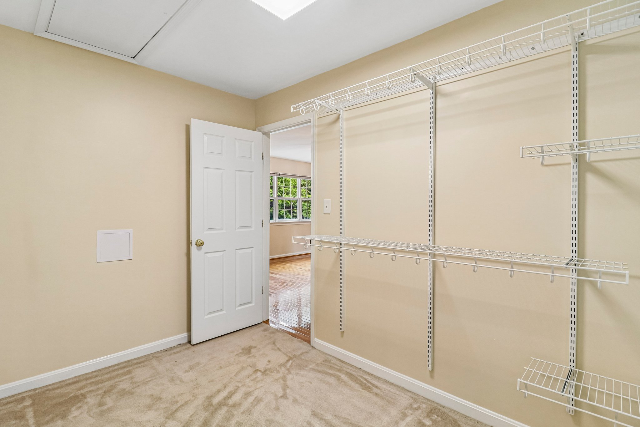 Crownsgate Cir-S1908-073.jpg