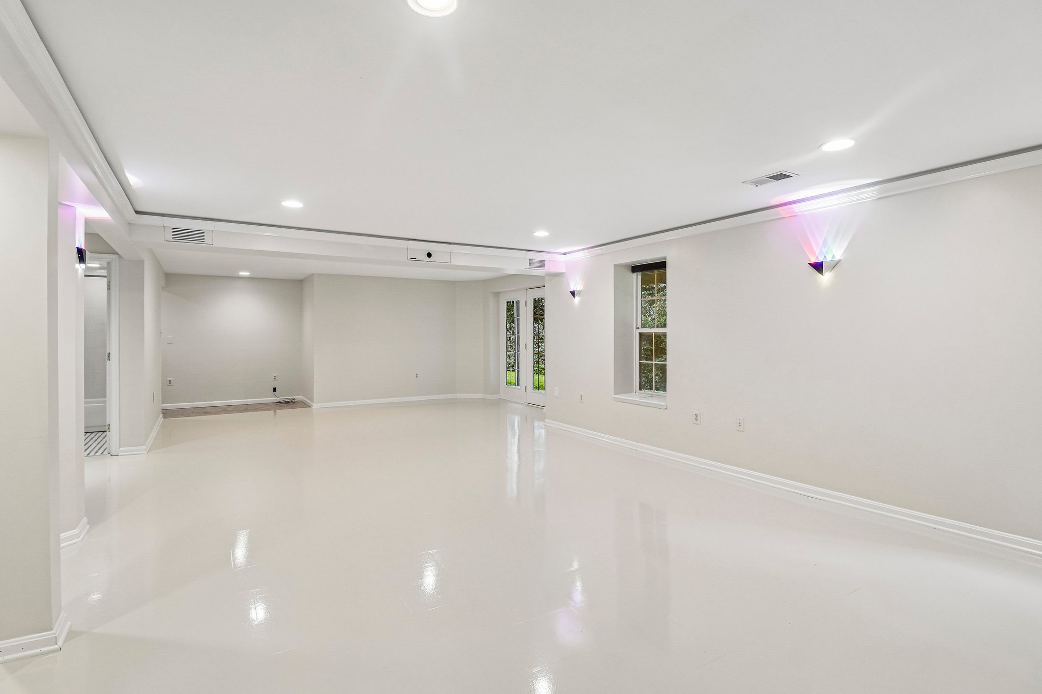 Crownsgate Cir-S1908-081.jpg
