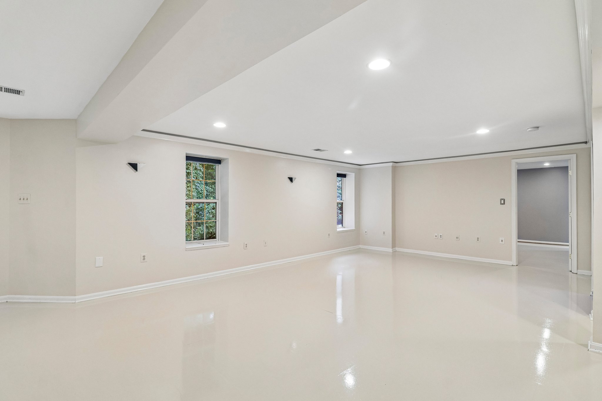Crownsgate Cir-S1908-088.jpg
