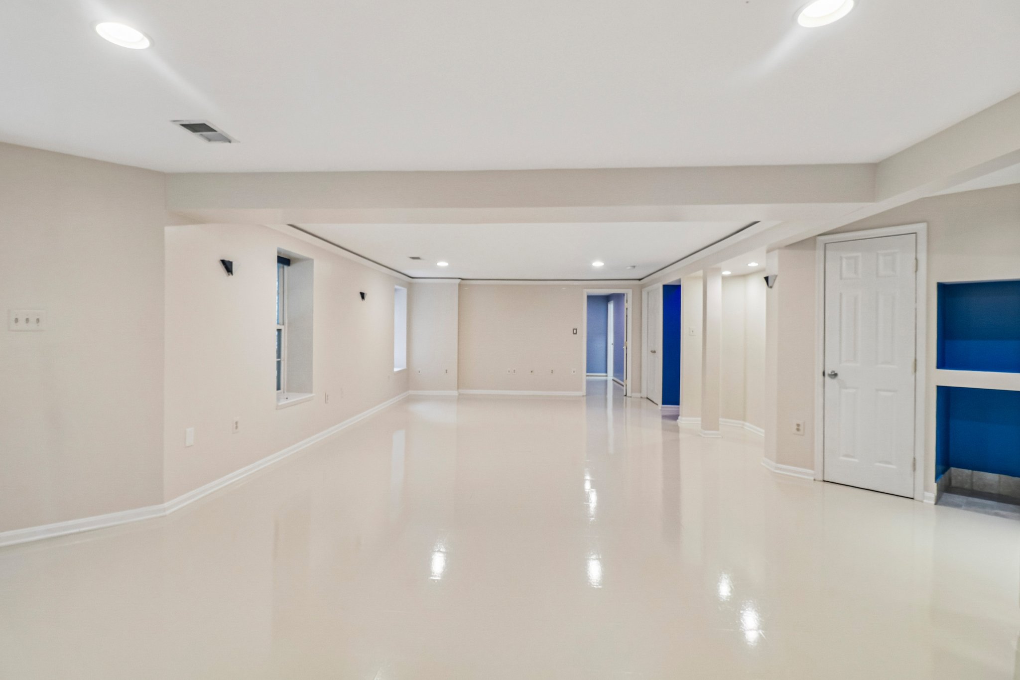 Crownsgate Cir-S1908-089.jpg