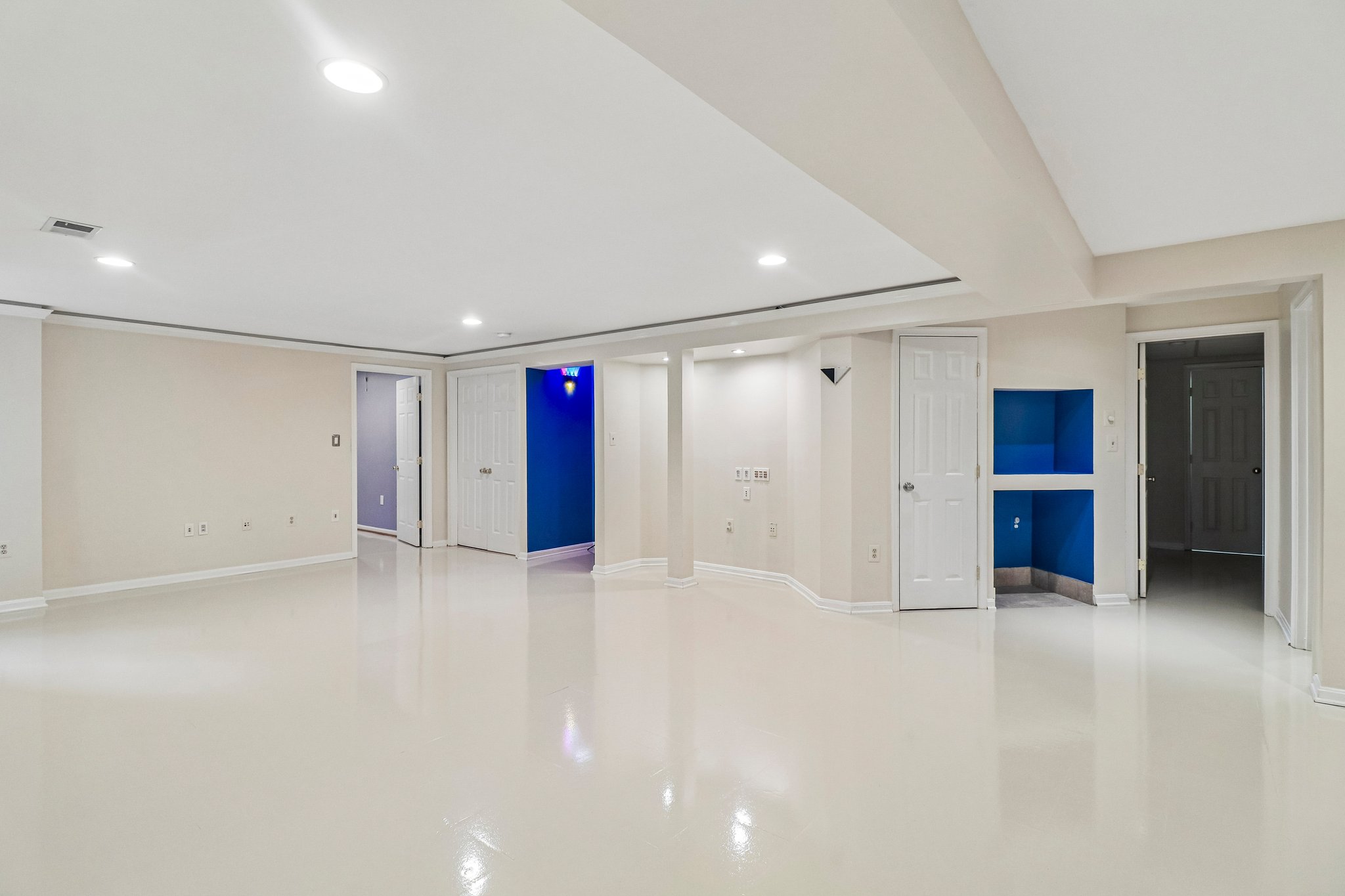 Crownsgate Cir-S1908-090.jpg