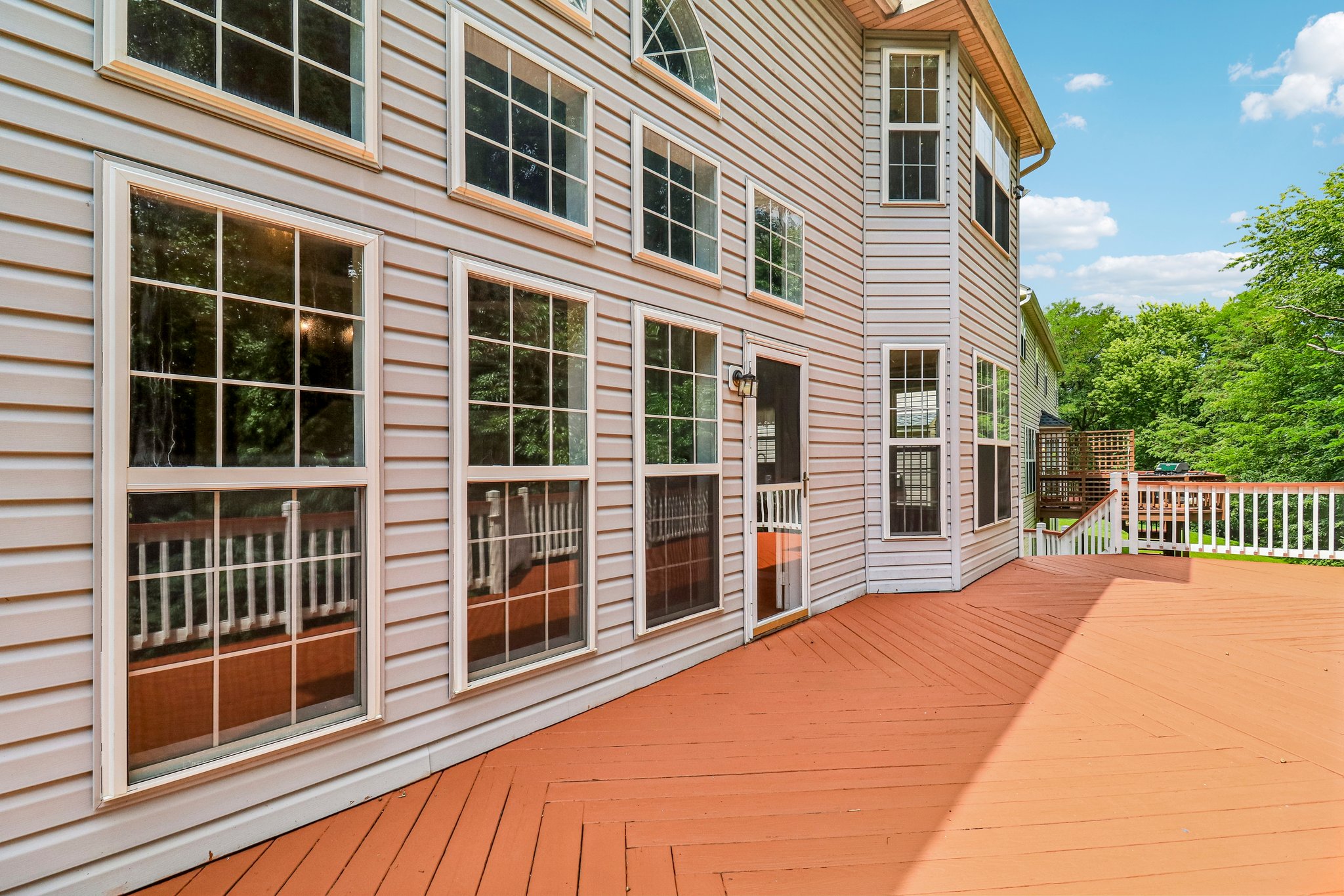 Crownsgate Cir-S1908-097.jpg