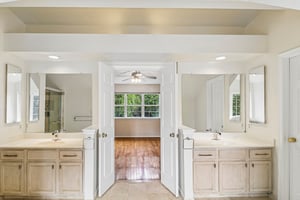 Crownsgate Cir-S1908-080.jpg