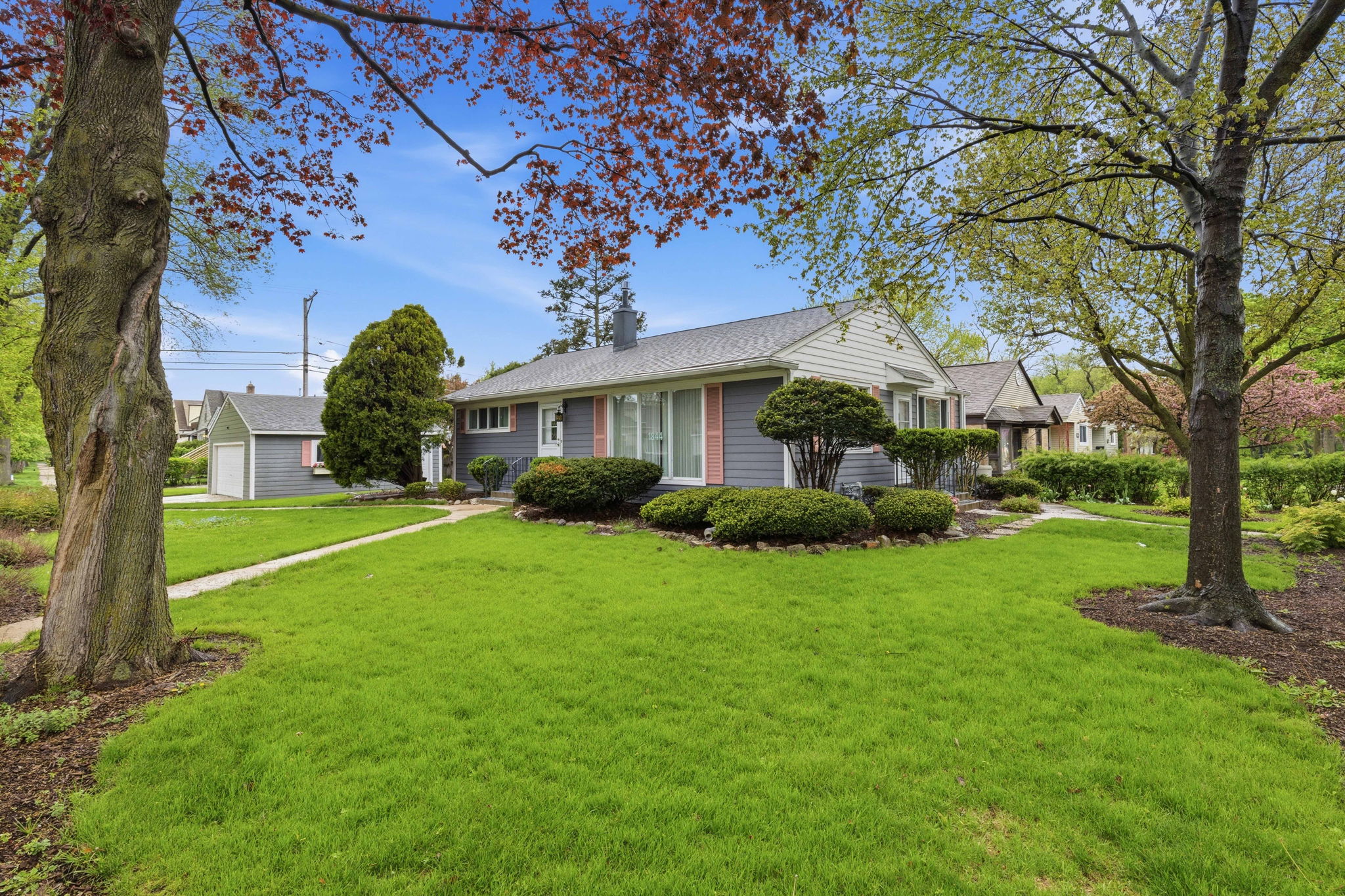 Meticulously maintained Evanston home