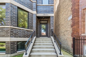 W Waveland Ave 1-S0707-004.jpg